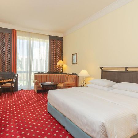 Copthorne Airport Hotel Dubai Exteriör bild