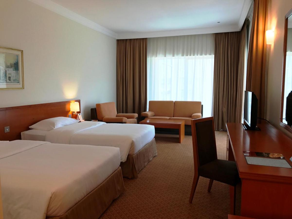 Copthorne Airport Hotel Dubai Exteriör bild