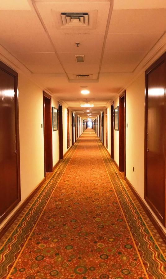 Copthorne Airport Hotel Dubai Exteriör bild